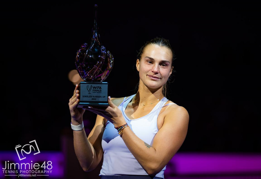 Aryna_Sabalenka_-_2022_WTA_Finals_Fort_Worth_-_Day_8-DSC_1456_xgaplus.jpg