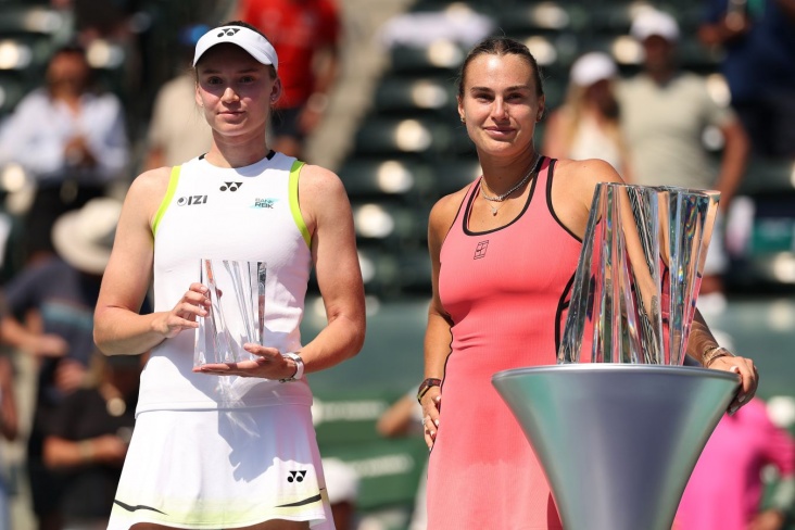 arina-sobolenko-poluchila-trofej-za-pobedu-na-turnire-wta-1000-v-indian-uellse_17736116121233965408.jpg